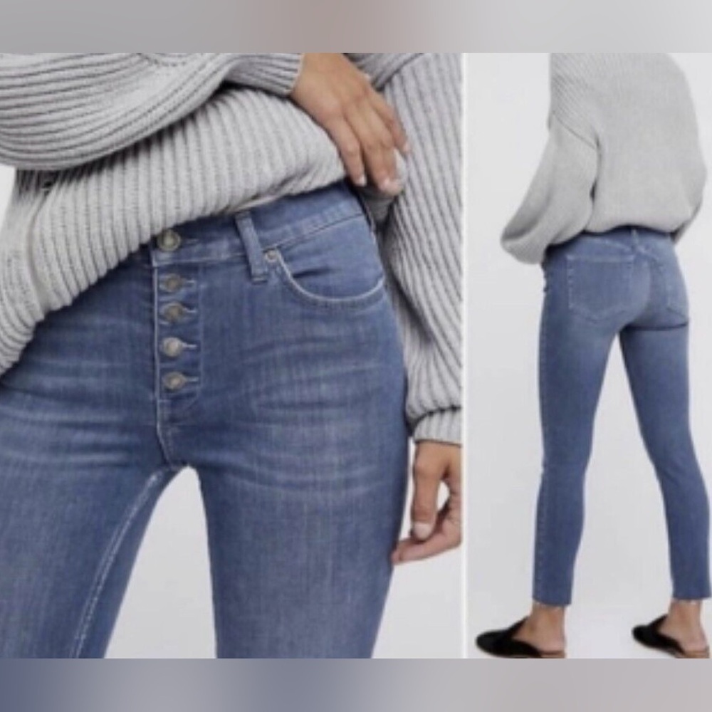 Free People|High rise exposed button fly medium wash blue skinny jeans•••raw hem